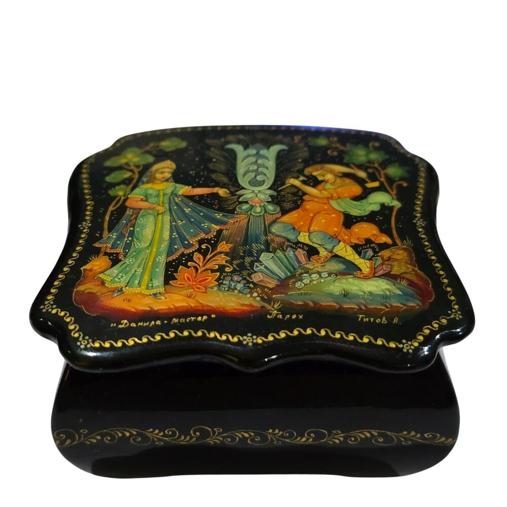 Russian Folk Art Lacquer Box from 1700's - Picture 2 of 5